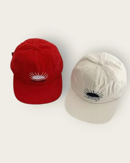Sunlight Cap – Flat-Brim in Red & Ivory